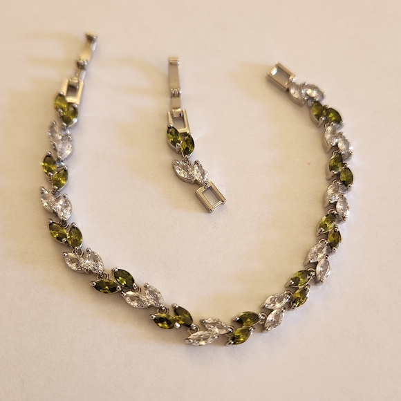 New 925 Silver Marquise Cut Peridot Diamond Bracelet With Extender - Picture 3 of 8